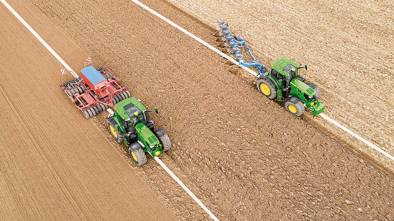 Ενσωματωμένο John Deere Active Implement Guidance™ στο τρακτέρ