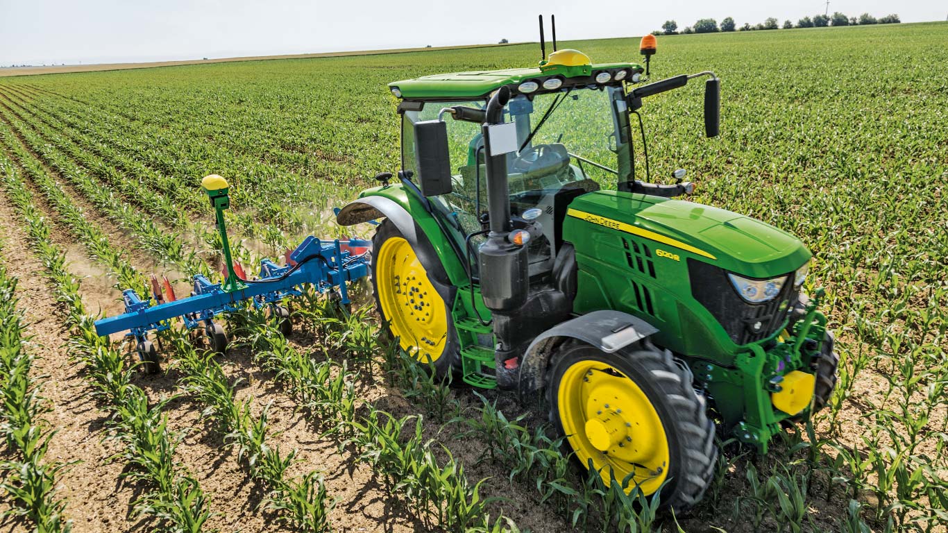 Ενσωματωμένο John Deere Active Implement Guidance™ στο τρακτέρ